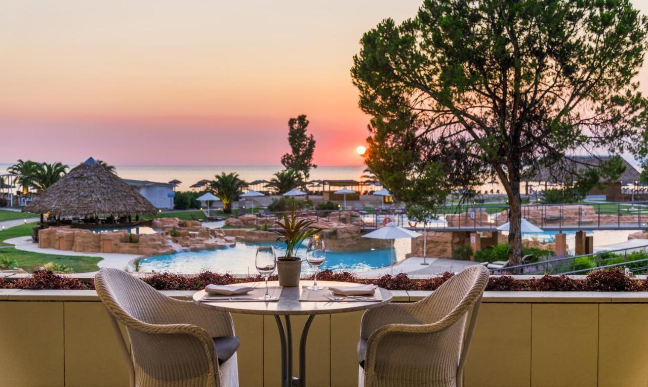 ホテル ポルト カラス メリトン ネオス・マルマラス エクステリア 写真 Sunset at the resort