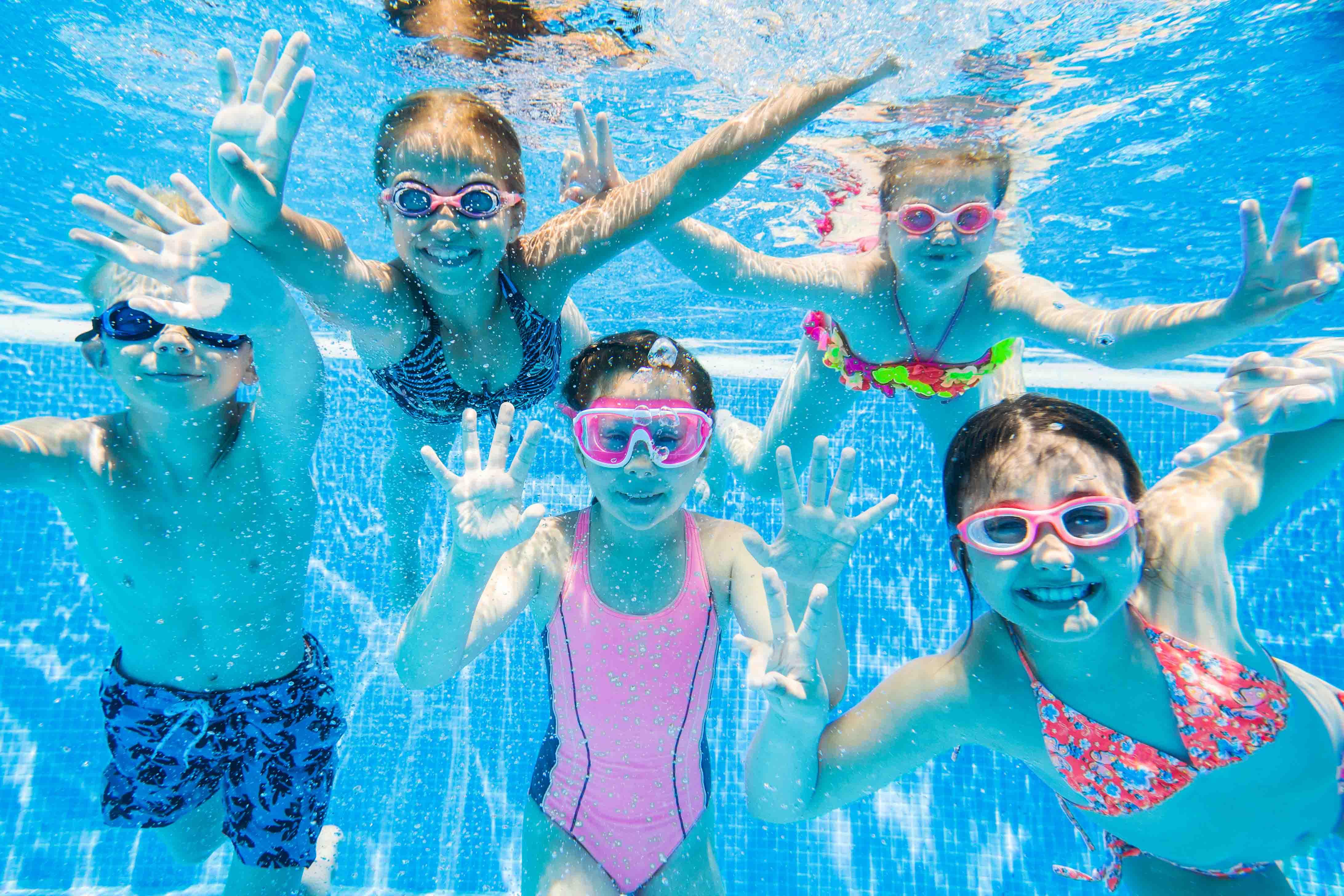 ホテル ポルト カラス メリトン ネオス・マルマラス エクステリア 写真 Children swimming
